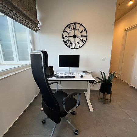 Seaside Luxury In Pembroke St Julians Apartment Exterior photo
